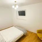 Zarii - Cotroceni Апартаменти